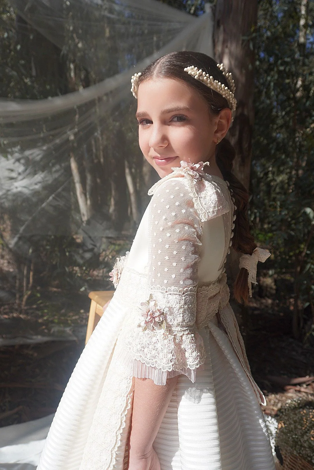 Sesión fotográfica de maternidad embarazada en estudio