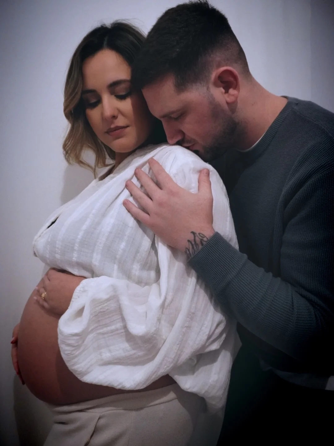 Fotógrafa del estudio JM Fotografías preparando una sesión