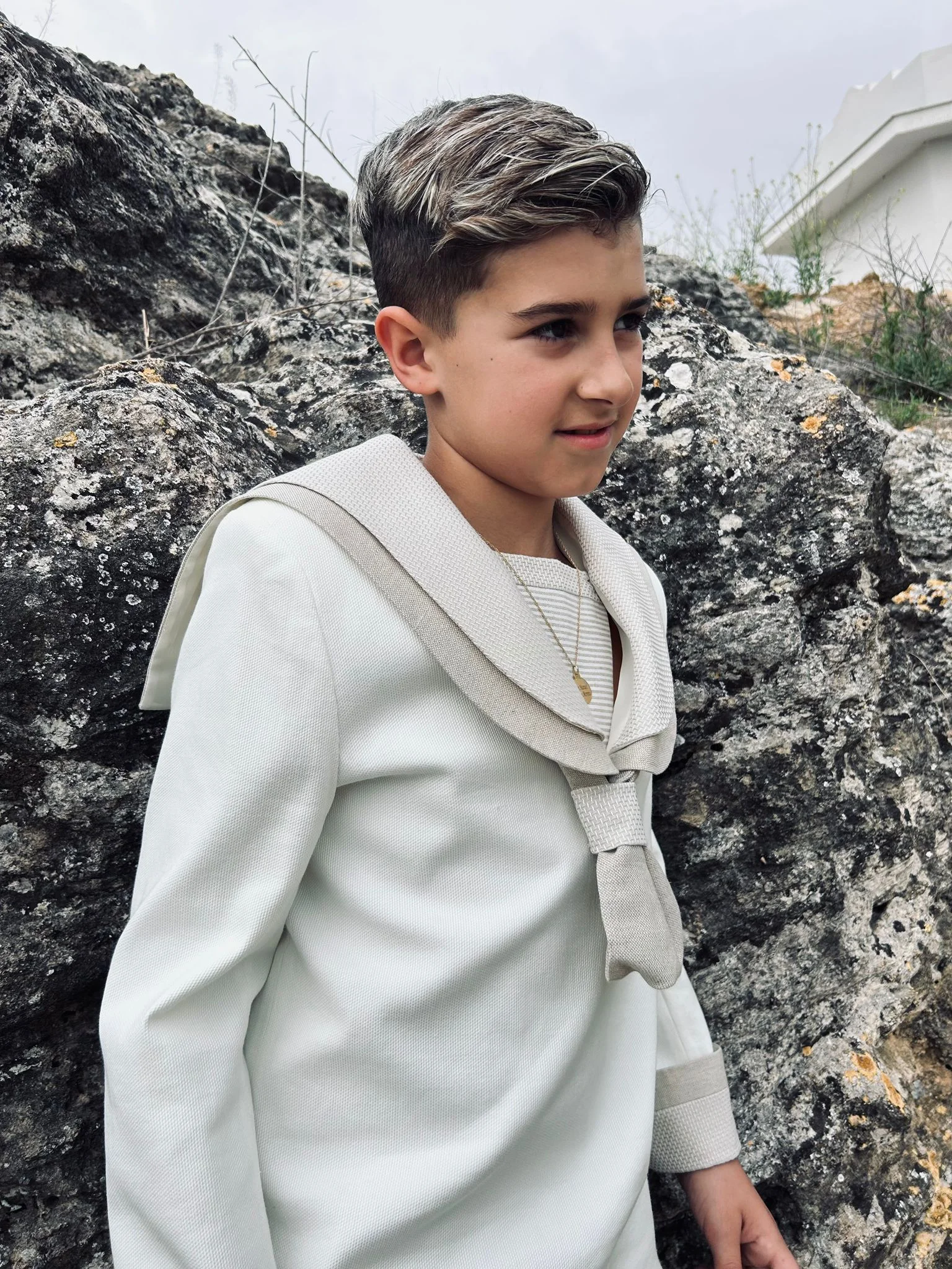 Fotografía de niño en sesión infantil dinámica